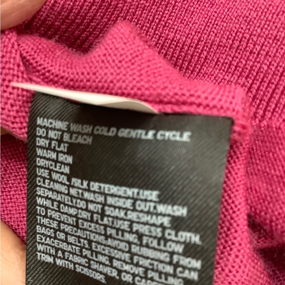 Uniqlo 100% Wool Long Sleeve Sweater V-Neck - Picture 7 of 7